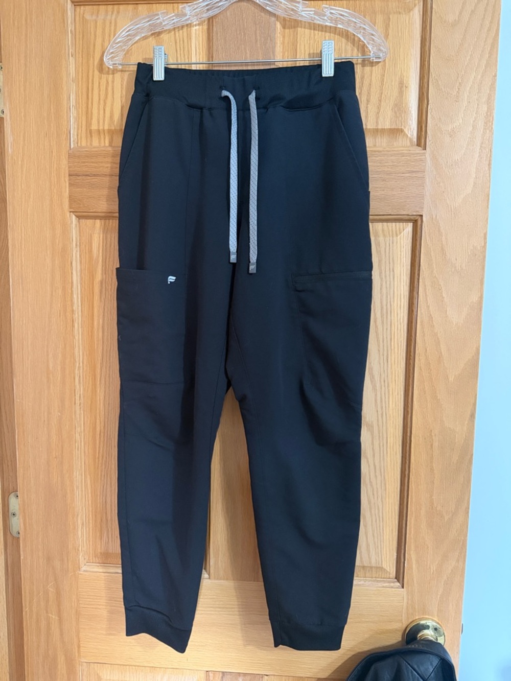 Scrubs: Women’s Fabletics Black Jogger Scrub Pants Size s/s- Small - Never worn